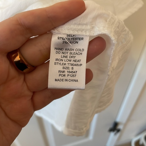 VICI Flawless crochet lace ruffle top - Picture 3 of 6